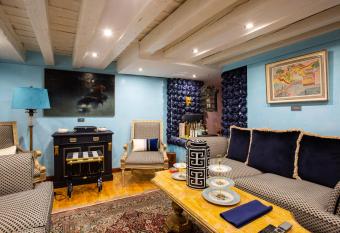 Luxury apartment in Venice has rooms with a private hot tub