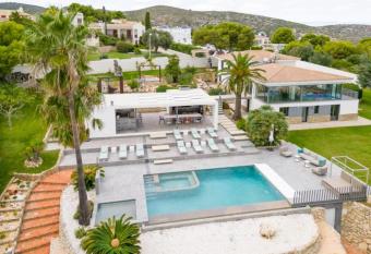 Atalaya has Balcony rooms