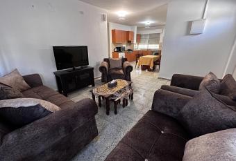 Naji s House in Bethlehem-Full apartement has rooms with a private hot tub