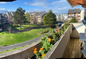 R  sidence Le Sporting Cabourg has Balcony rooms