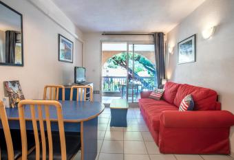 Appartement Cavalaire sur Mer has Balcony rooms