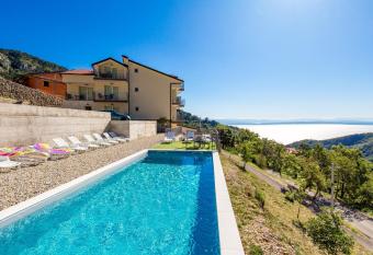 Apartments Villa Betina has Balcony rooms