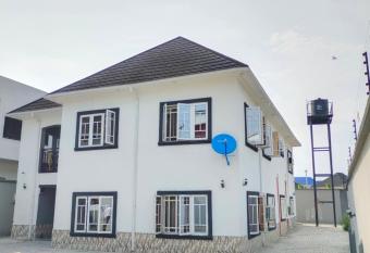 Hanavine Apartment has Balcony rooms