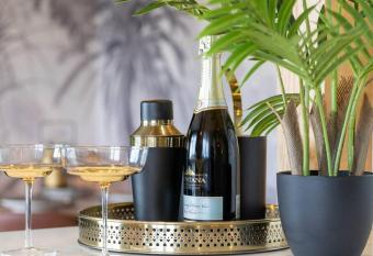 Lovely Apartment with Spectacular Views & Parking has Balcony rooms