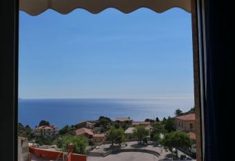 Appartamento vista mare Poseidonia has Balcony rooms