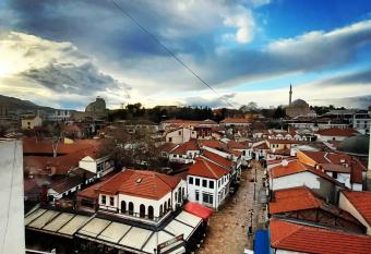 Nice look in old town allows 18 year olds to book a room