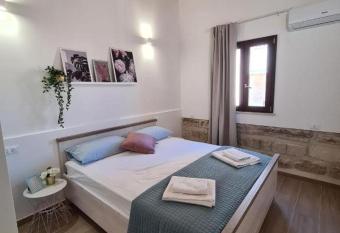 Minzoni Apartments allows 18 year olds to book a room