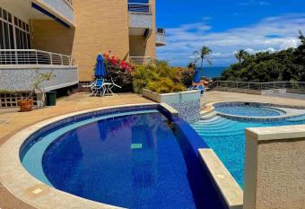 Apartamento a la orilla de la playa en Pampatar, Isla de Margarita has Balcony rooms