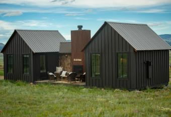 Three Peaks Ranch has Balcony rooms