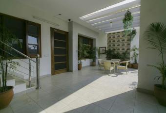 DREAM MEETS APARTMENT has Balcony rooms