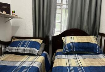 Cantinho do Thi   allows 18 year olds to book a room