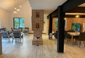 Casa Campestre Llanogrande 420 Friendly has Balcony rooms