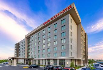 Drury Plaza Hotel Tallahassee allows 18 year olds to book a room