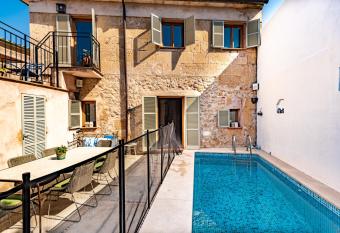 Townhouse in Pollensa gated pool has Balcony rooms