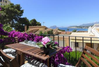 Vista Bahia has Balcony rooms