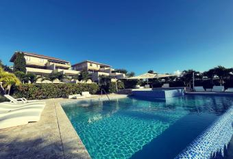 Beach Houses White Sands #four & #five @ GreenView BlueBay Cura  ao fully AC Gated Community has Balcony rooms