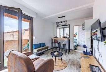 L appart Denfert has Balcony rooms