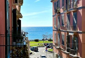 Cappuccini 10 has Balcony rooms