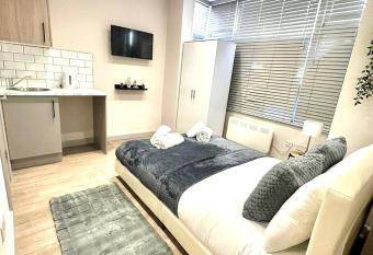 West Drayton 2 allows 18 year olds to book a room