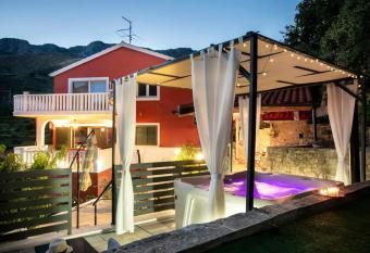 Apartments for families with children Zrnovnica, Split - 20916 has Balcony rooms