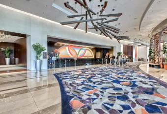 Gorgeous Suite Vdara 22nd Flr - Pool View - Free Valet has rooms with a private hot tub