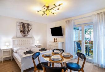 Apartement Aposto 1 has Balcony rooms