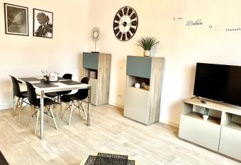 Au naturel has Balcony rooms