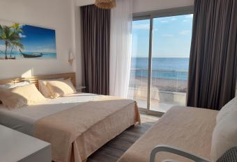 Anxhelos Hotel has Balcony rooms