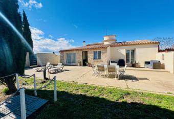 Le Petit Mas G  n  racois - A farm in a haven of peace has Balcony rooms