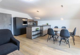 Zeichner has Balcony rooms