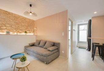 - Craffe Terrasse ! - Vieille Ville Nancy - allows 18 year olds to book a room