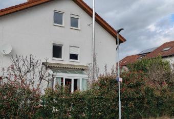 Haus in guter zentraler Lage 140 qm Bensheim has Balcony rooms