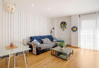 Apartamento cerca del hospital Virgen de la Arrixaca has Balcony rooms