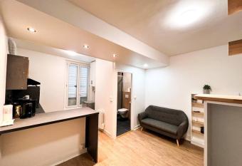 Keys Meaux - Suite AVA allows 18 year olds to book a room