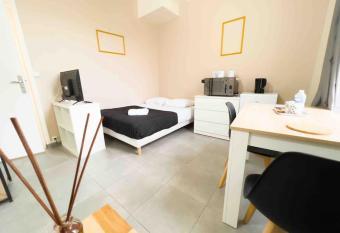 Key-s Meaux/Suite4 Nala/centre/Disney allows 18 year olds to book a room