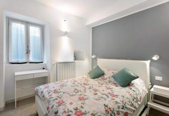 Casa al lago has Balcony rooms