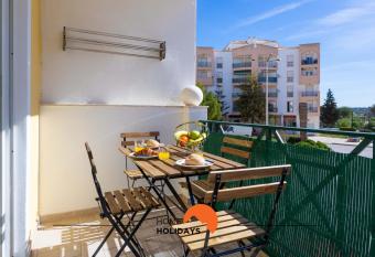 #118 Fully Equiped in Arma    o P  ra, 900 mts Beach has Balcony rooms