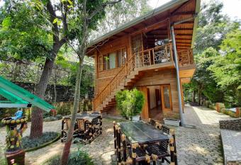 The Rudraksha Cottage & Villa has Balcony rooms