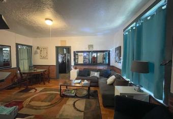 Centrally located house for large group has Balcony rooms