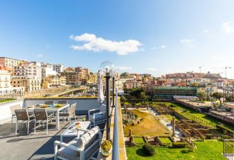 Serapide s Temple Accommodations by Wonderful Italy has Balcony rooms