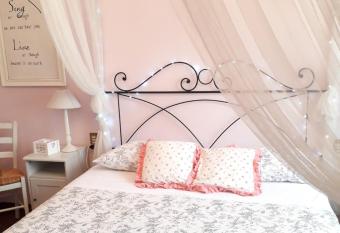 B&B Le Mi  Cocche allows 18 year olds to book a room