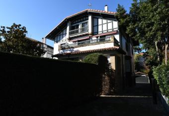 TRADICI  N Y ELEGANCIA has Balcony rooms