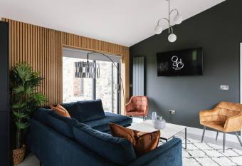 Three The Stables at Corrstown Village has rooms with a private hot tub