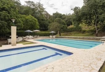 Finca La Maria: Recreo y naturaleza (22 personas) allows 18 year olds to book a room