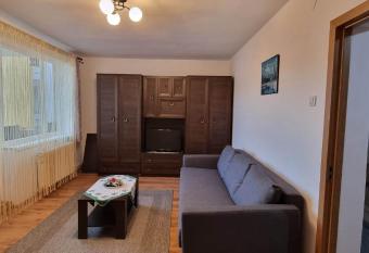 Flower Apartment - Edge allows 18 year olds to book a room