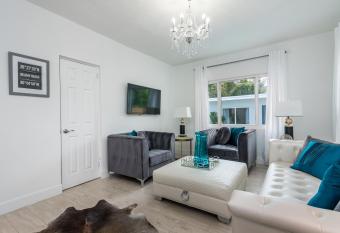 La Vida Delray 2 has Balcony rooms