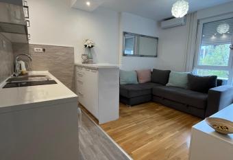 Prve pruge Apartment has Balcony rooms