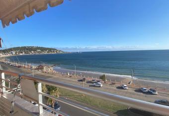 La Riviera allows 18 year olds to book a room