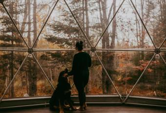 Glamp Camp has rooms with a private hot tub