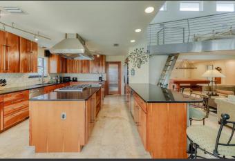 Exclusive Getaway Grand Canal home near Pensacola Beach has Balcony rooms